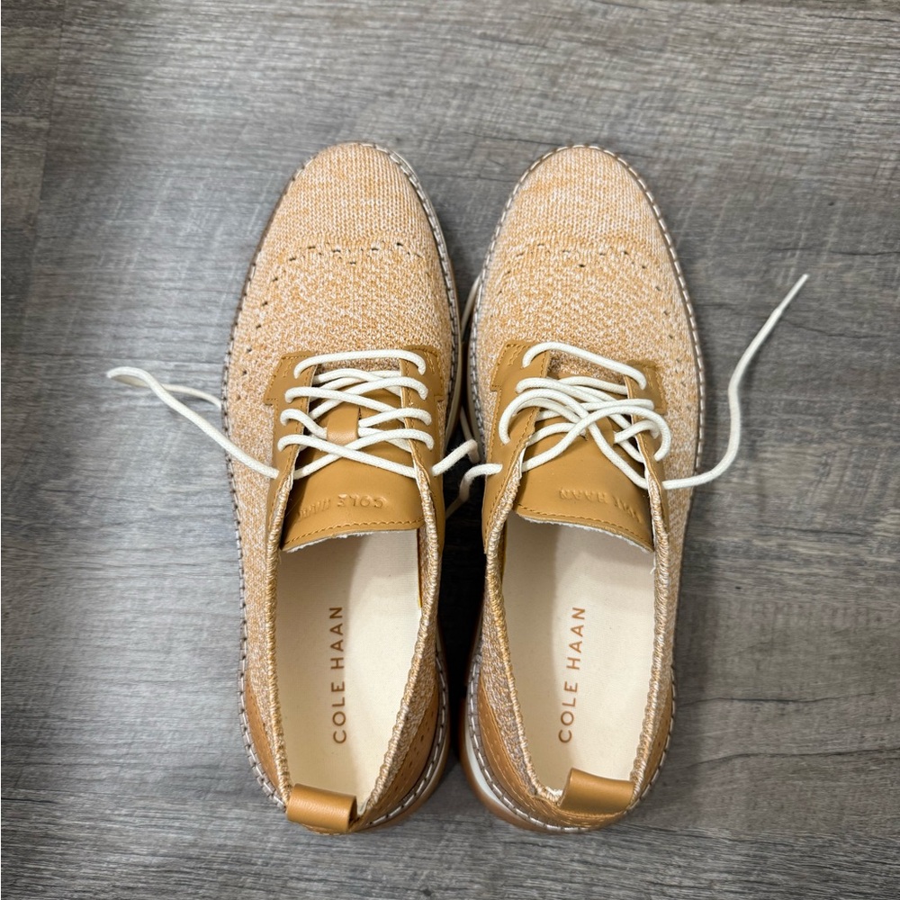 Cole Haan Women’s Light Brown Oxford Shoes Size: 7.5 B
Style: W33072